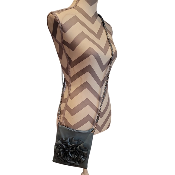 Periwinkle Blue Floral Crossbody - Picture 10 of 10